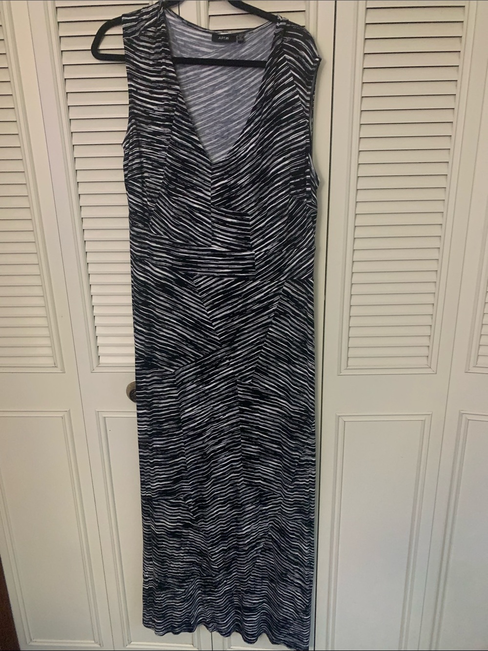Apt. 9 Black & White Striped V-Neck Maxi Dress
